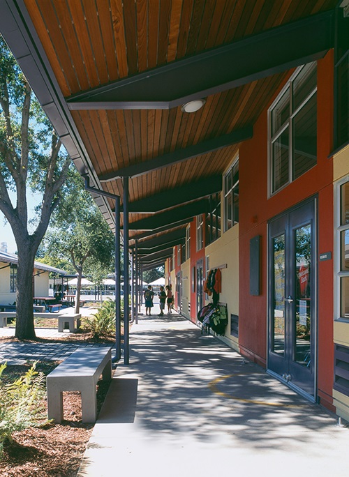Image of Los Altos Oak Elementary School.