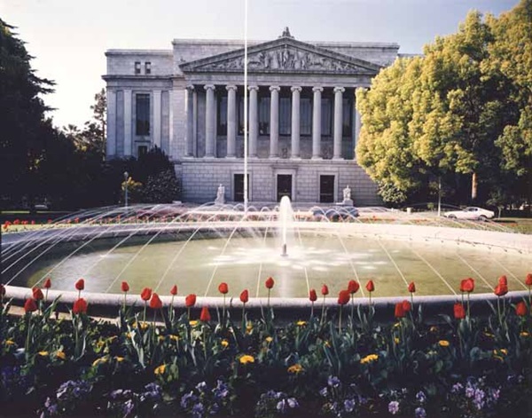 Stanley Mosk Library and Courts Building
